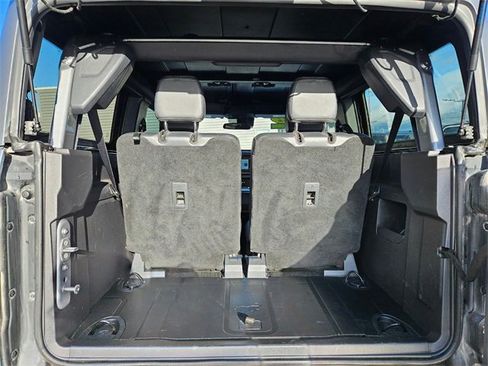 Used 2022 Ford Bronco Black Diamond image 9