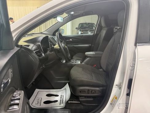 Used 2023 Chevrolet Equinox LT AWD/4WD image 5