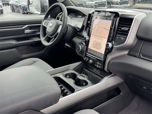 New 2026 RAM 1500 4x4 Crew Cab image 10