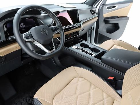 New 2026 Volkswagen Atlas Cross Sport SE image 19