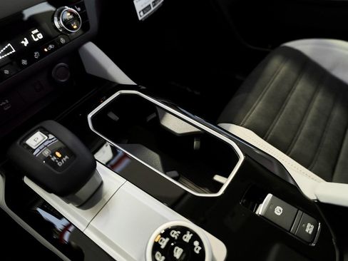 New 2026 Mitsubishi Outlander SE image 51