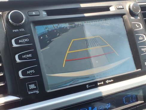 Used 2018 Toyota Highlander Limited FWD image 17