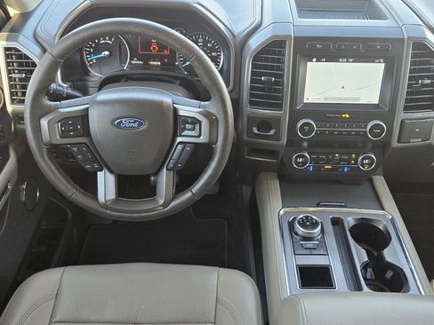 Used 2019 Ford Expedition XLT w/ Equipment Group 202A RWD image 26