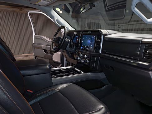 Used 2025 Ford F450 Lariat w/ Lariat Ultimate Package image 21
