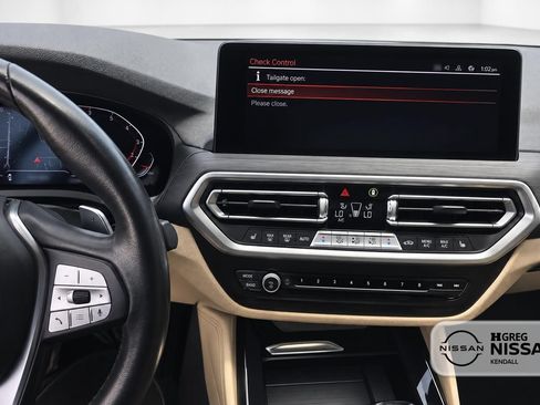 Used 2022 BMW X4 xDrive30i w/ Parking Assistance Package AWD/4WD image 9