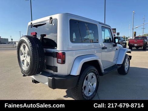 Used 2012 Jeep Wrangler Sahara w/ Dual Top Group AWD/4WD image 19