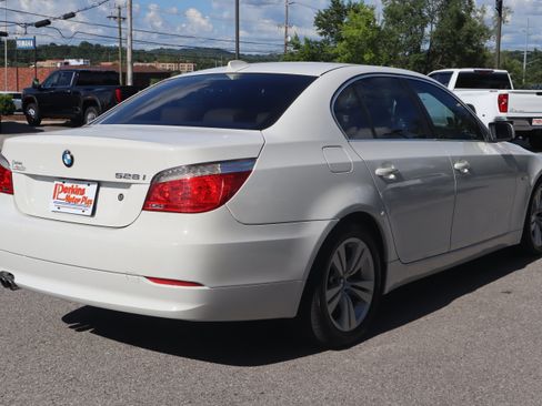 Used 2009 BMW 528i Sedan RWD image 7