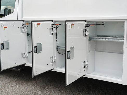 Used 2023 Mercedes-Benz Sprinter 3500 image 16