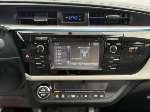 Used 2016 Toyota Corolla LE image 25