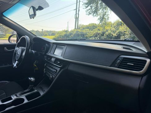 Used 2018 Kia Optima S FWD image 18