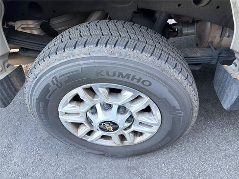 Used 2025 Chevrolet Silverado 2500 LT w/ Convenience Package AWD/4WD image 7