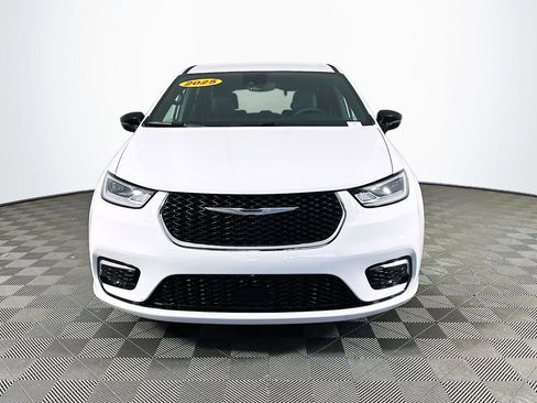 Certified 2025 Chrysler Pacifica Select image 4