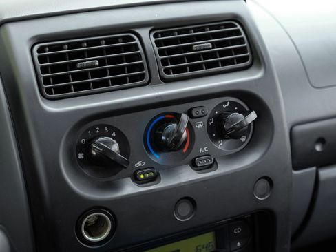 Used 2004 Nissan Xterra XE RWD image 27
