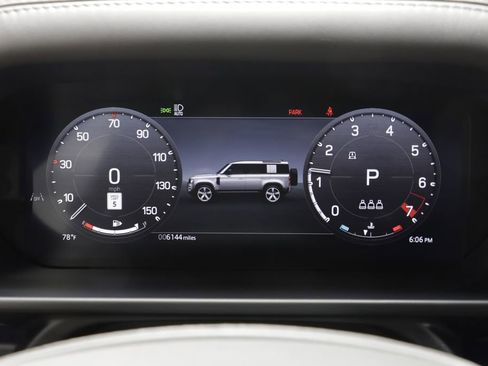 Certified 2025 Land Rover Defender 110 X-Dynamic SE AWD/4WD image 8