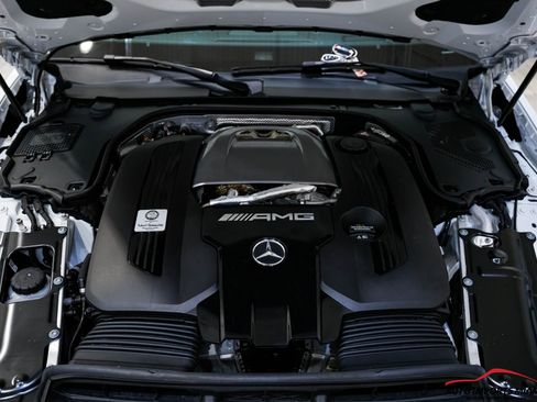 Used 2022 Mercedes-Benz SL 55 AMG 4MATIC w/ Driver Assistance Package image 33