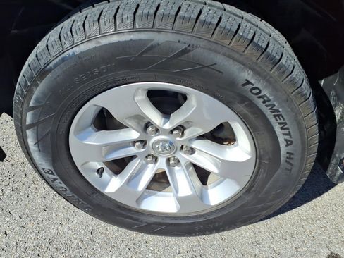 Used 2020 RAM 1500 Laramie AWD/4WD image 5