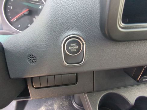Used 2024 Mercedes-Benz Sprinter 2500 image 14