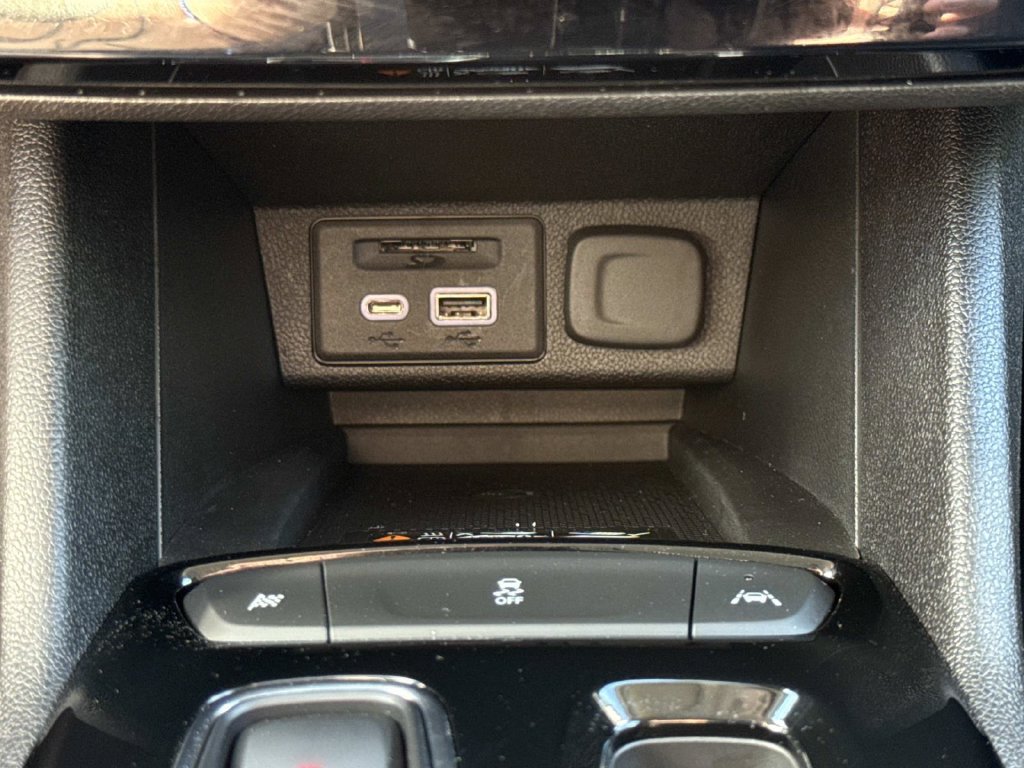 Used 2022 Chevrolet Bolt EUV LT FWD image 7