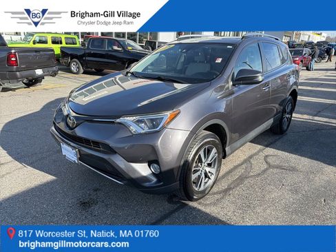 Used 2018 Toyota RAV4 XLE image 1