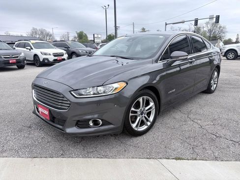 Used 2015 Ford Fusion Titanium FWD image 3