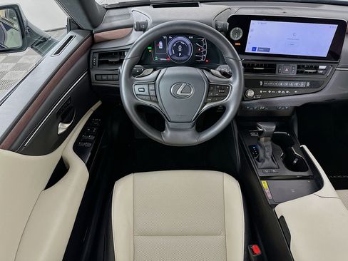 Used 2025 Lexus ES 300h w/ Premium Package image 24