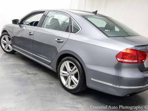 Used 2015 Volkswagen Passat 1.8T SE FWD image 5
