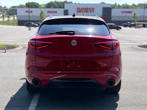 Used 2020 Alfa Romeo Stelvio Ti Sport w/ Quick Order Package 22S Sport AWD/4WD image 5
