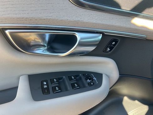 New 2026 Volvo XC90 B5 Core image 22