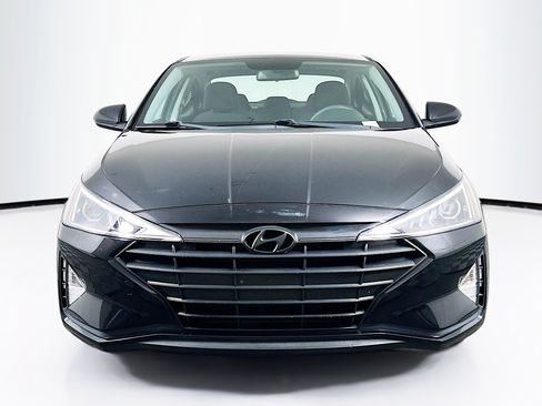 Used 2019 Hyundai Elantra SE w/ Cargo Package FWD image 2