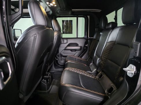 Used 2021 Jeep Gladiator Overland AWD/4WD image 16