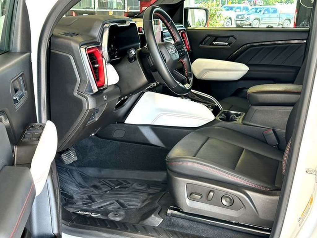 Used 2024 GMC Canyon AT4X AWD/4WD image 10