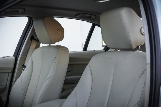 Used 2014 BMW 320i Sedan RWD image 10