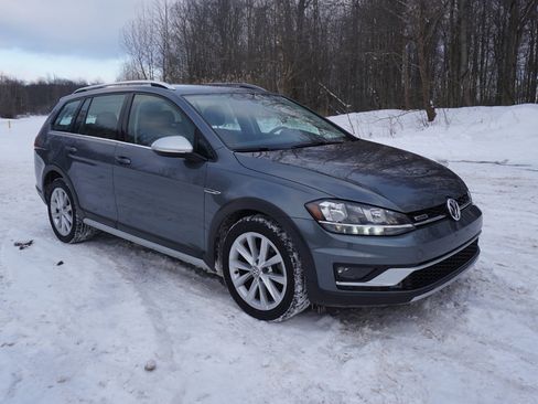 Used 2018 Volkswagen Golf Alltrack S image 7