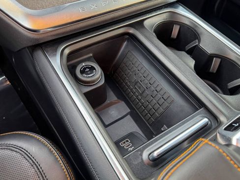 Used 2025 Ford Expedition Tremor AWD/4WD image 41