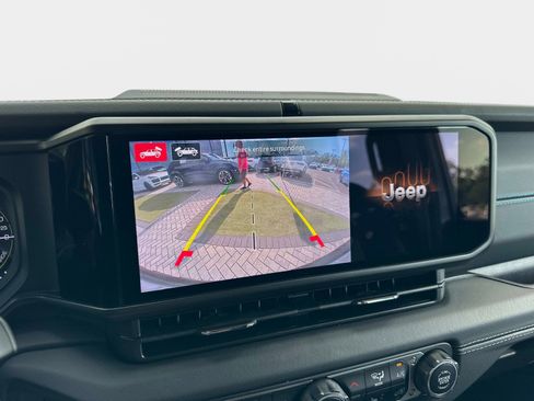 Used 2024 Jeep Wrangler High Altitude image 27