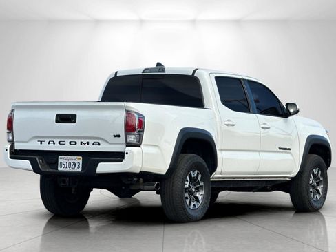 Used 2022 Toyota Tacoma TRD Off-Road image 3