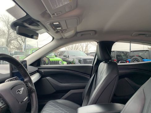 Used 2021 Ford Mustang Mach-E Select image 12