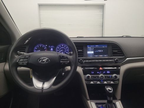 Used 2020 Hyundai Elantra SEL FWD image 22