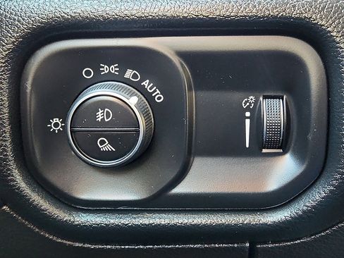 Used 2020 RAM 1500 Big Horn image 26