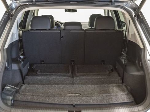 Used 2023 Volkswagen Tiguan SE w/ Panoramic Sunroof Package FWD image 35