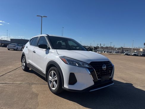 Certified 2024 Nissan Kicks S image 1