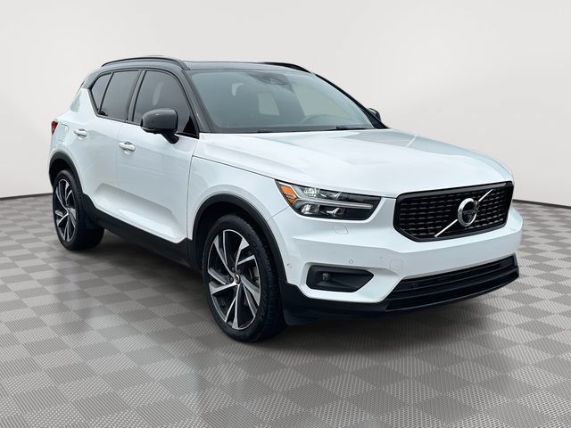 Used 2019 Volvo XC40 T5 R-Design AWD/4WD image 2