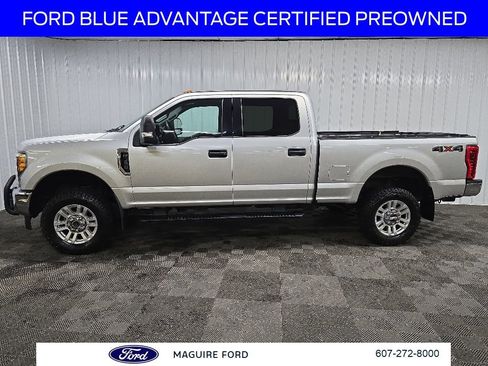 Certified 2017 Ford F250 XLT w/ Snow Plow Prep Package AWD/4WD image 6
