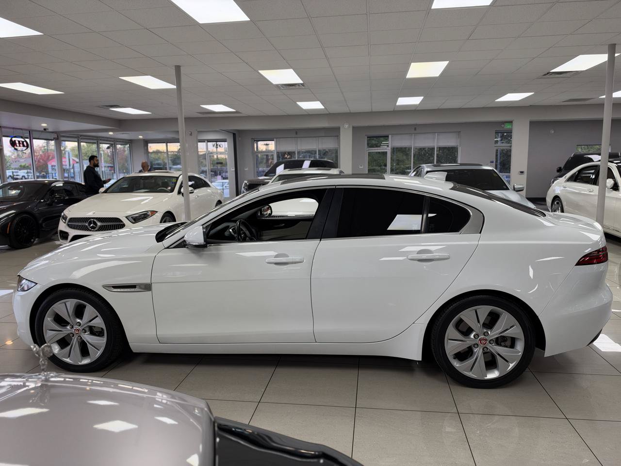 Used 2020 Jaguar XE S RWD image 7