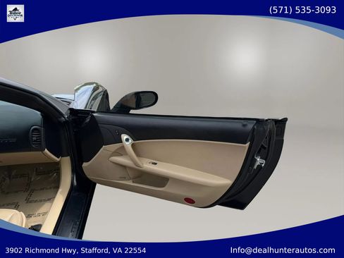 Used 2005 Chevrolet Corvette Coupe w/ Preferred Equipment Group RWD image 16