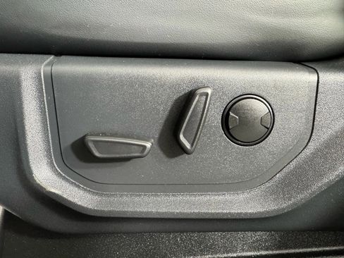 Used 2024 Ford Expedition Max XLT image 36