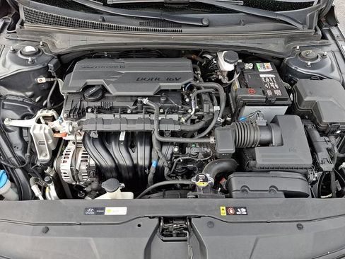 Used 2022 Hyundai Elantra Limited w/ Preferred Accessory Package FWD image 27