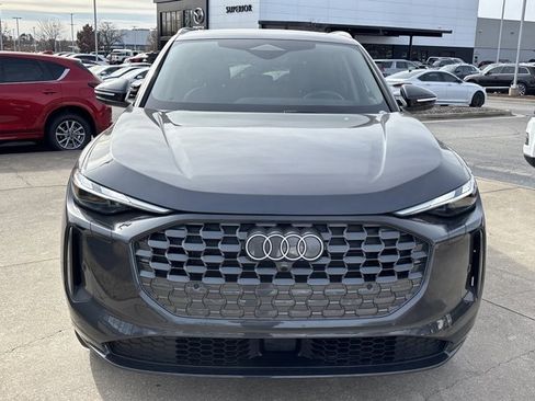 Used 2025 Audi Q5 Premium image 14