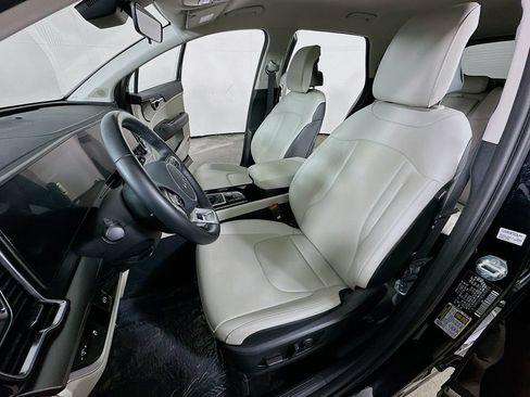 Used 2025 Kia Sportage EX FWD image 15