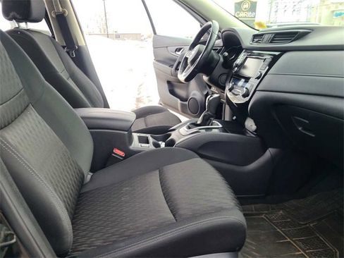 Used 2018 Nissan Rogue SV image 15